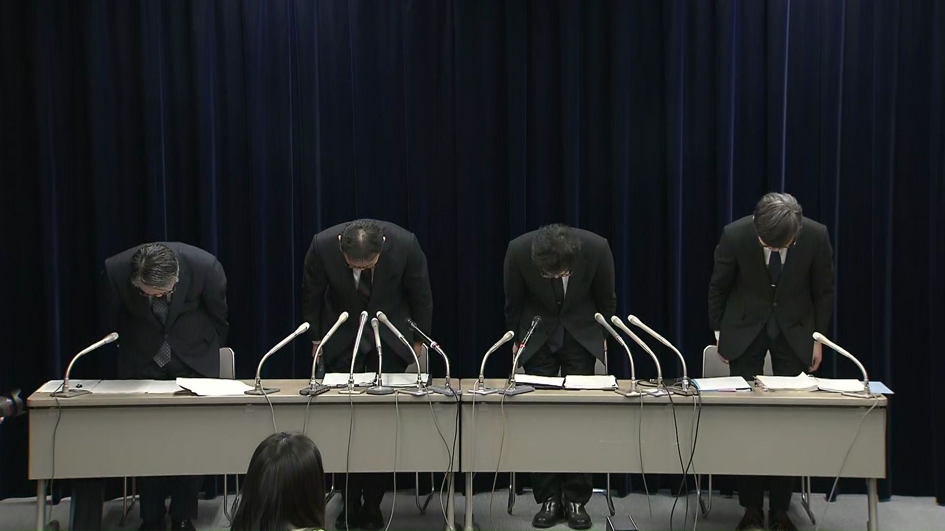 女子生徒の自殺をめぐり開かれた札幌市教育委員会の会見（2月14日）