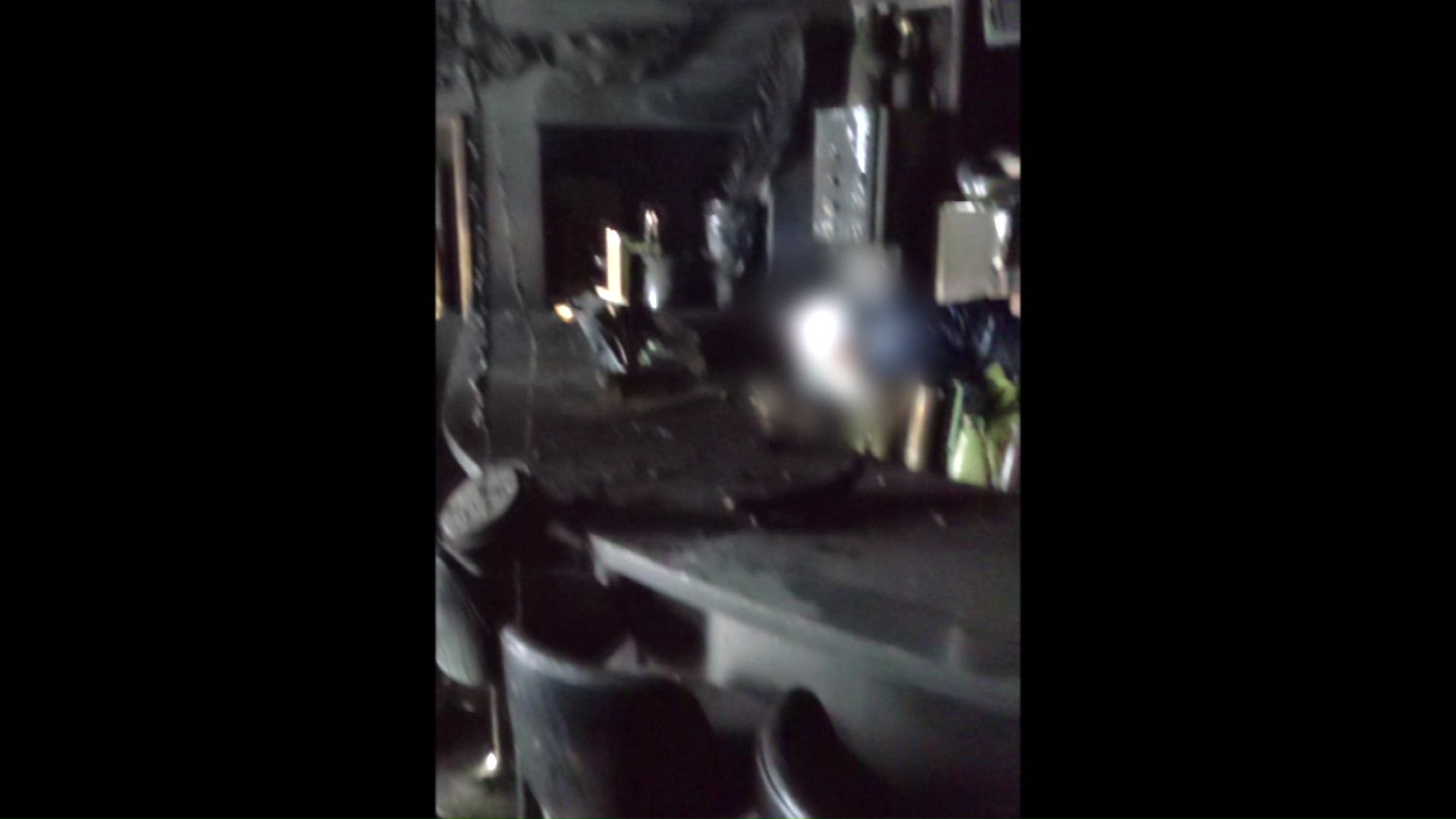 火災で焼け焦げたガールズバー店内の様子(撮影:視聴者)