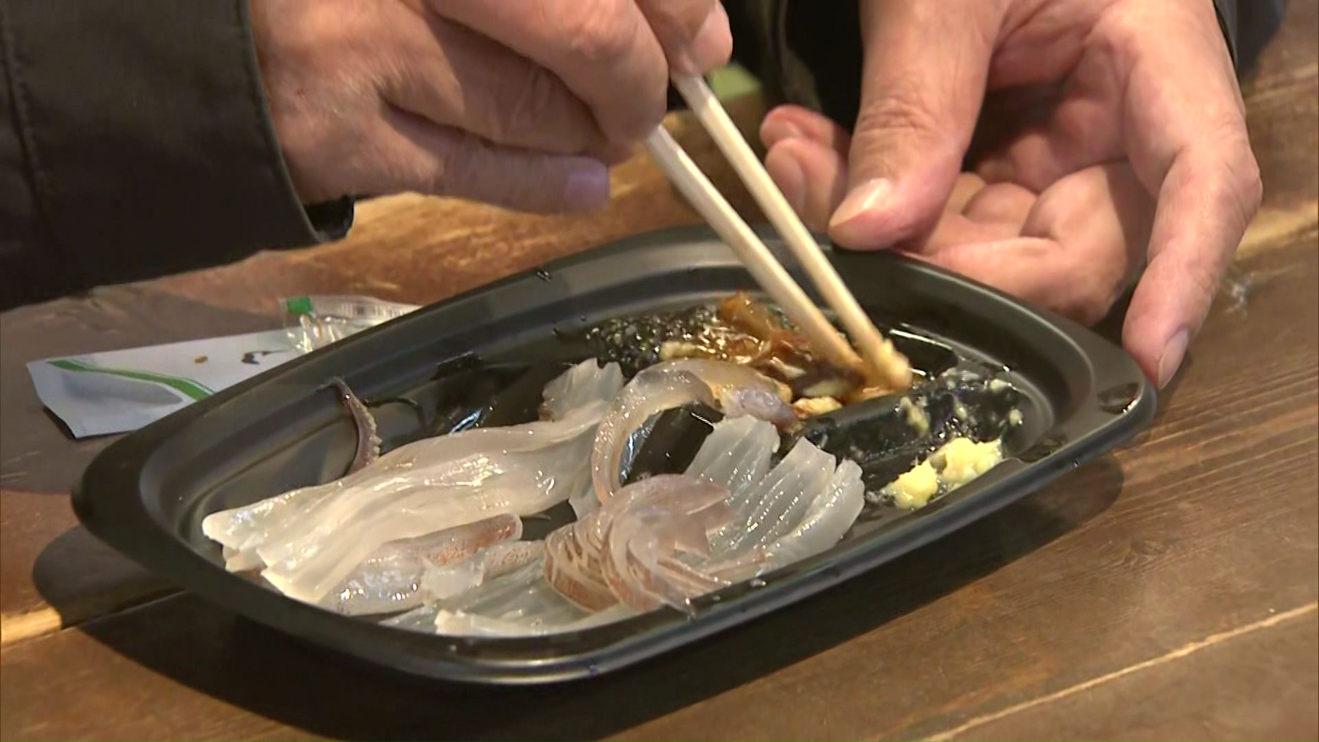 イカを食べに札幌から訪れた観光客も