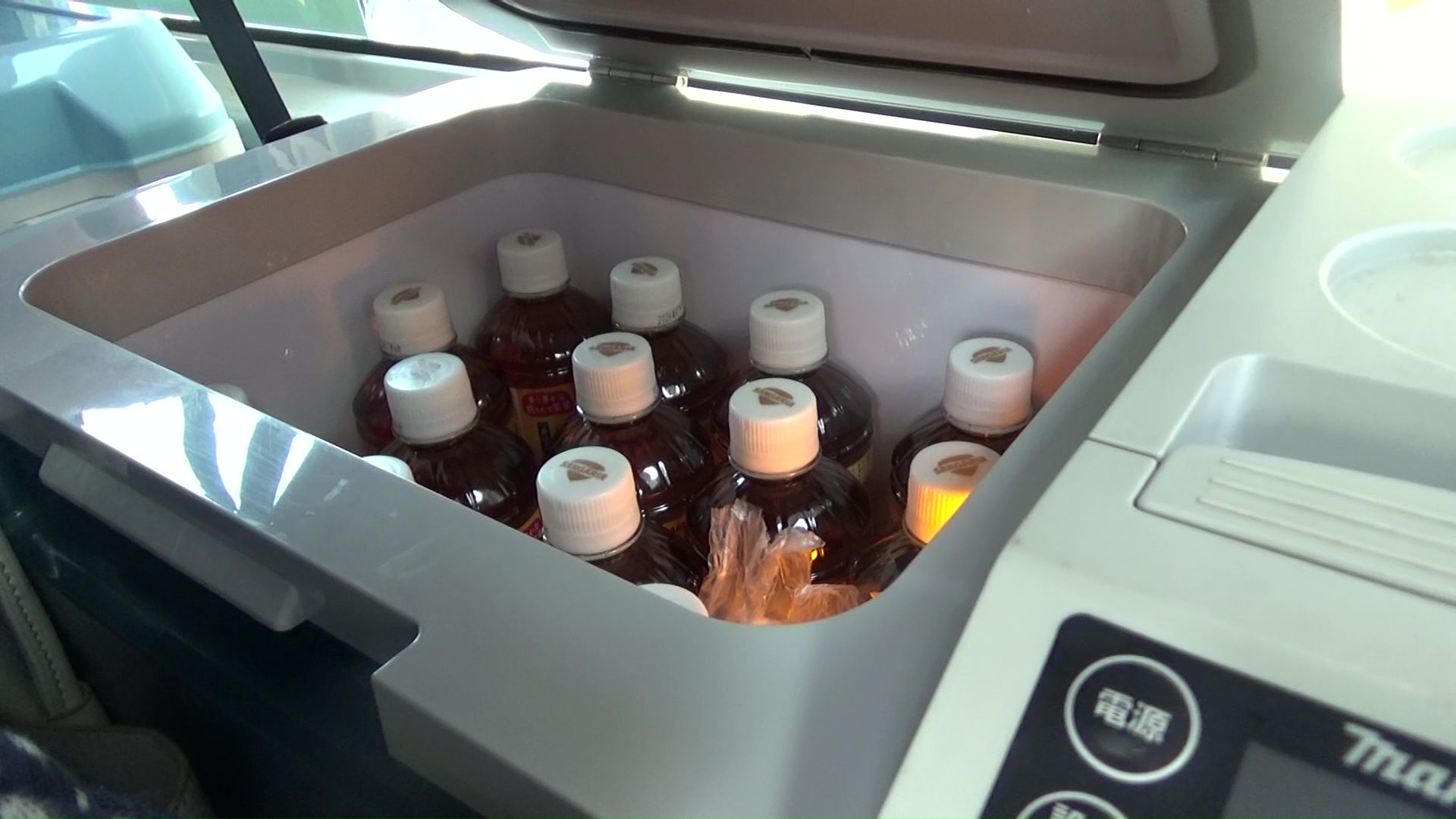 温かい飲み物で寒さ対策を