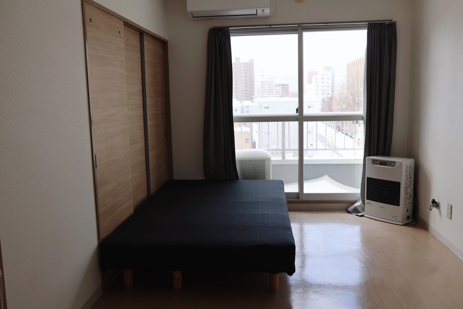 社員寮の室内(提供:藤建設工業)