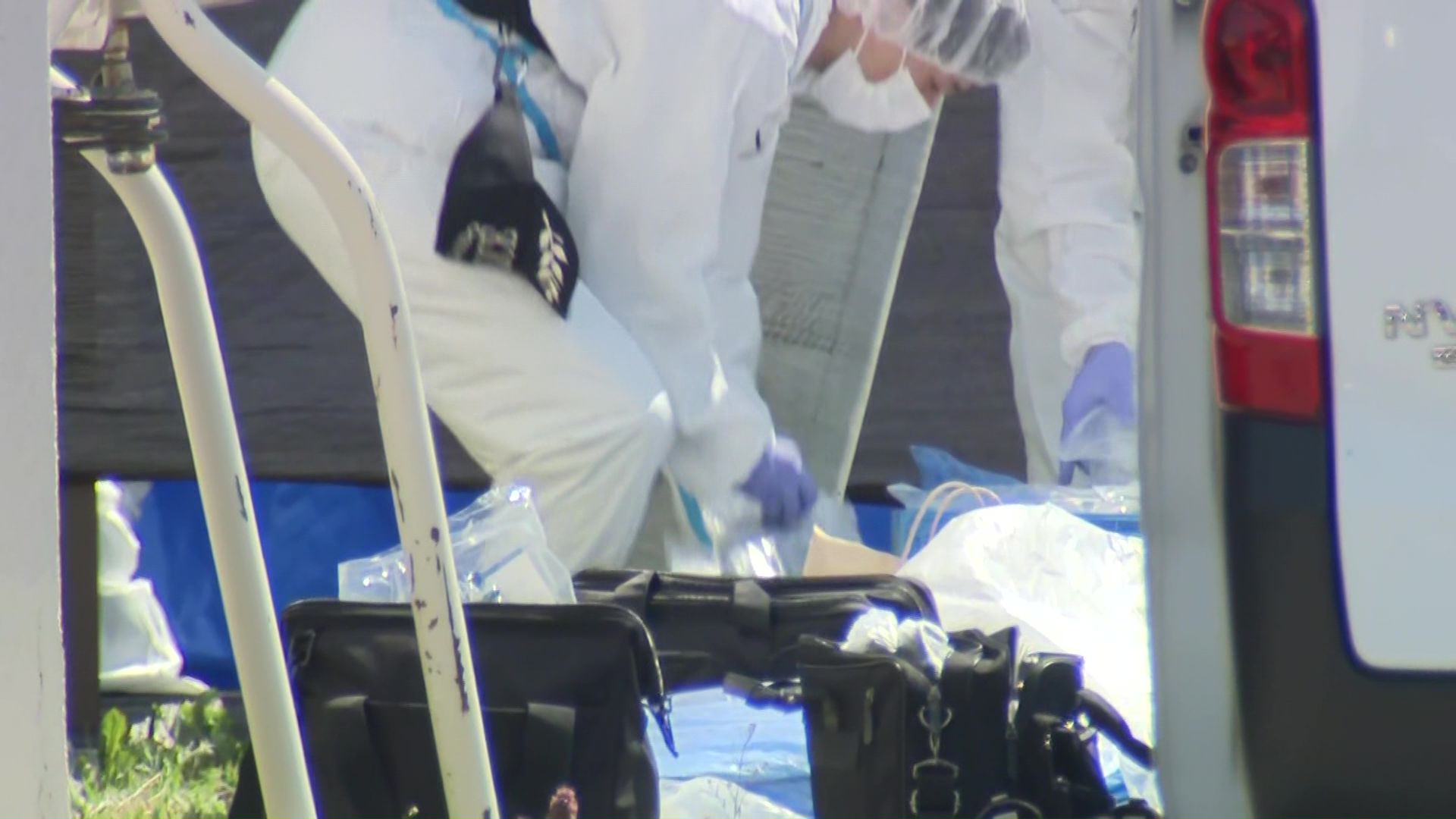家宅捜索の様子